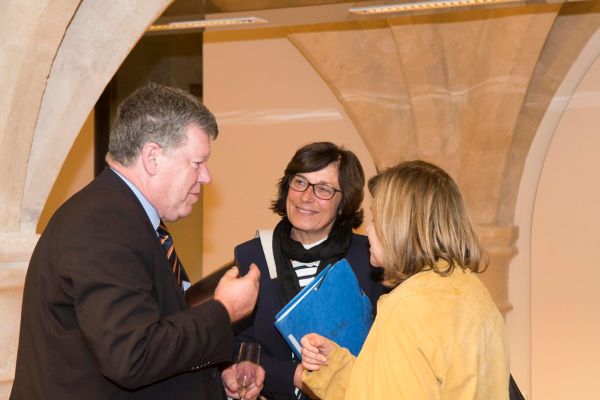 Jean-Marie Lambert, DRH de Véolia, Sylvie Brunet, Présidente de la section du Travail et de l’Emploi du CESE et Sylvie François, DRH de la Poste 