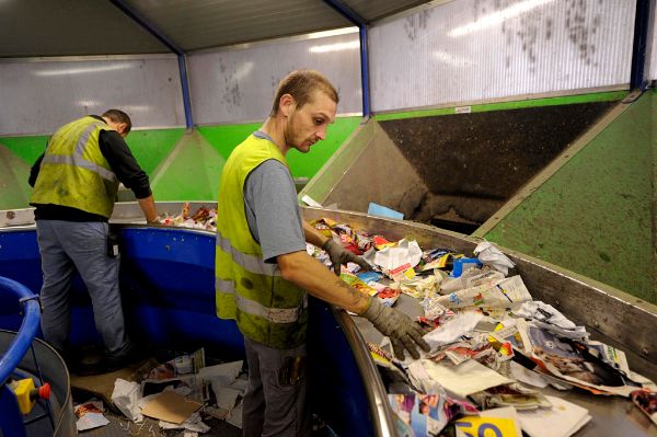 Ligne de tri des déchets.