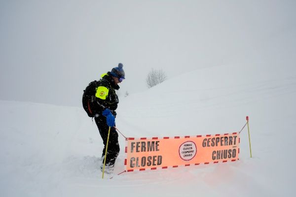 Pisteur secouriste en haute montagne