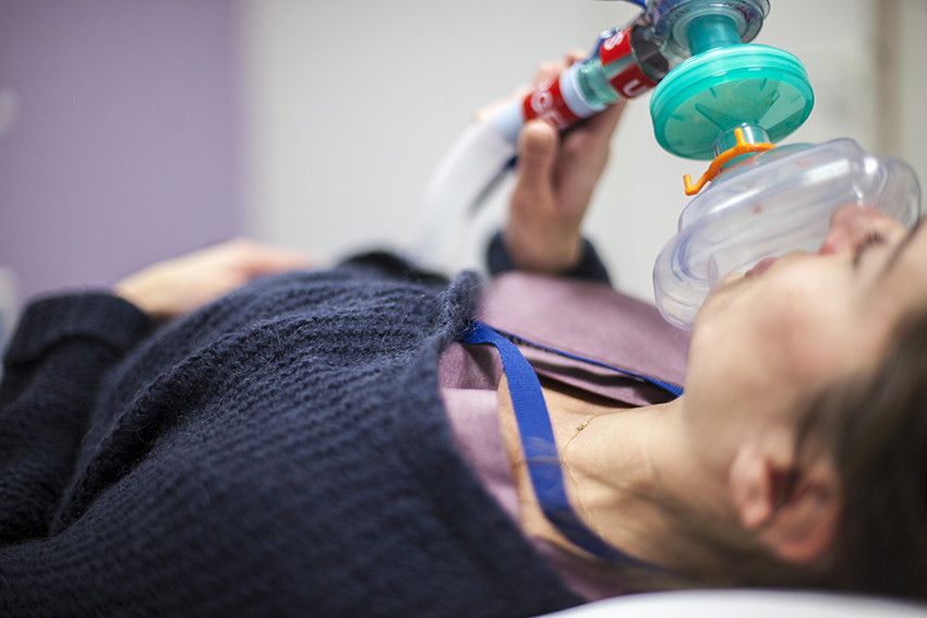 Lors des soins sous Meopa, du gaz peut s’échapper et être inhalé par les soignants. 