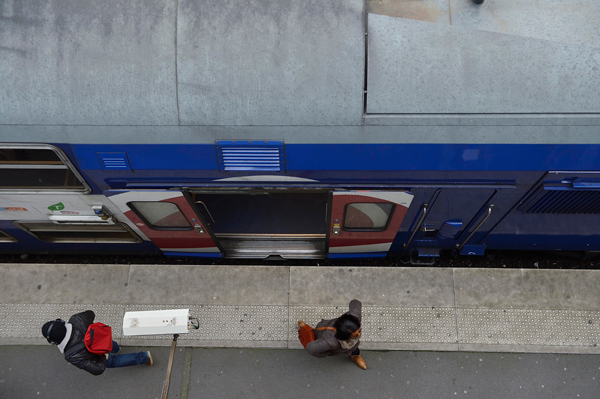 Voyageur descendant d’un RER